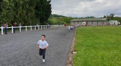 Cross scolaire au stade Berthelot à Givet